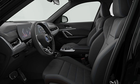 BMW iX1 3 of 3