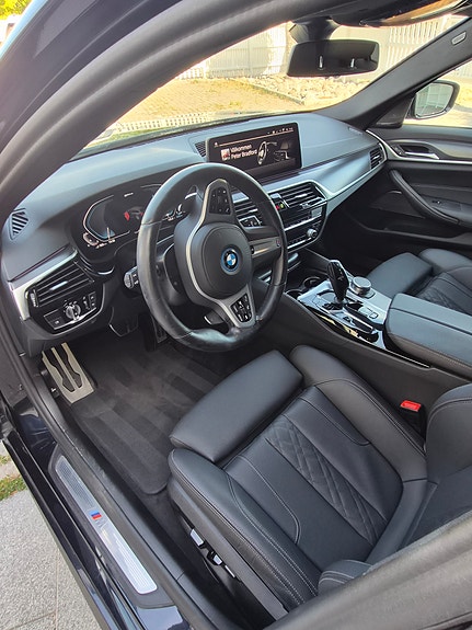 BMW 530e 2 of 6