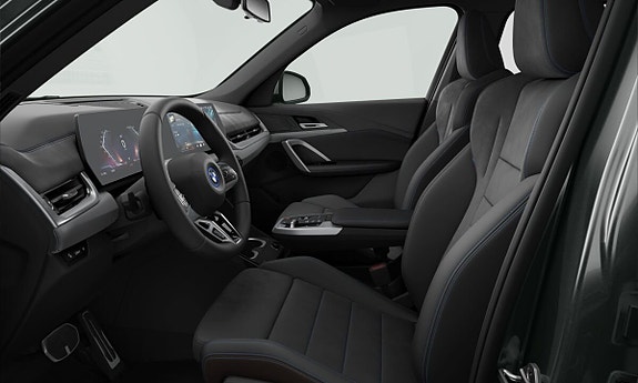 BMW iX1 3 of 3