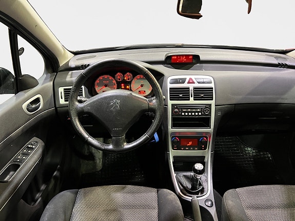 Peugeot 307 SW 8 of 9