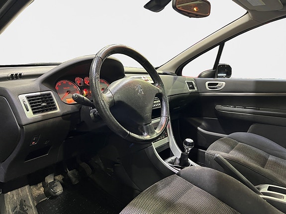 Peugeot 307 SW 5 of 9