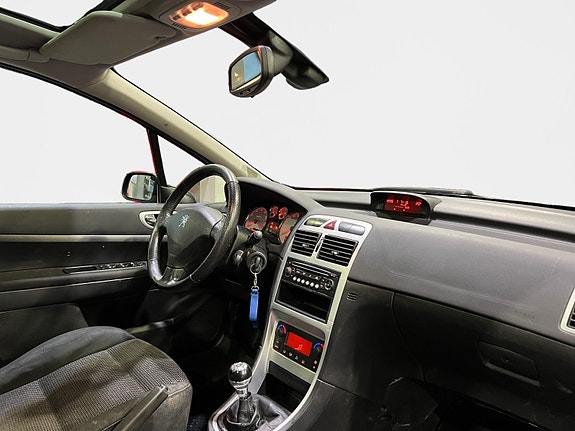 Peugeot 307 SW 6 of 9