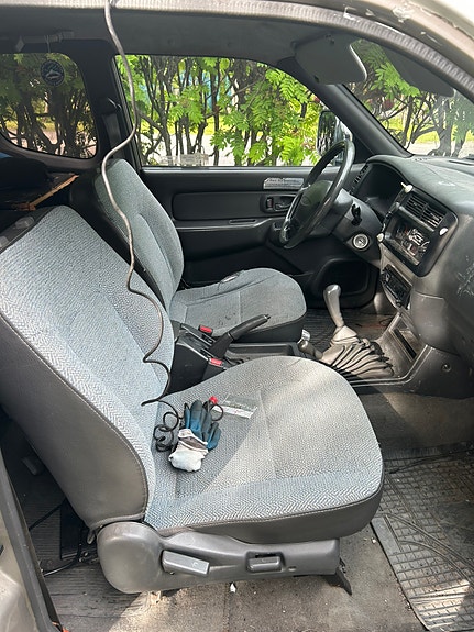 Mitsubishi L200 Club Cab 2 of 5