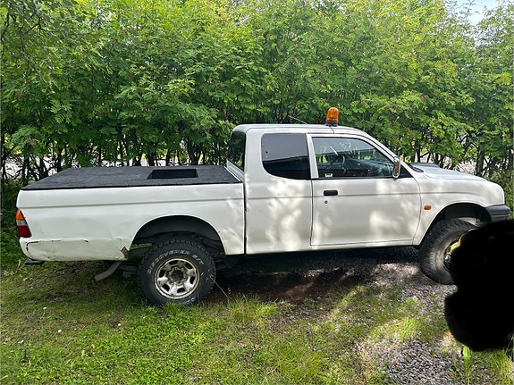 Mitsubishi L200 Club Cab 4 of 5