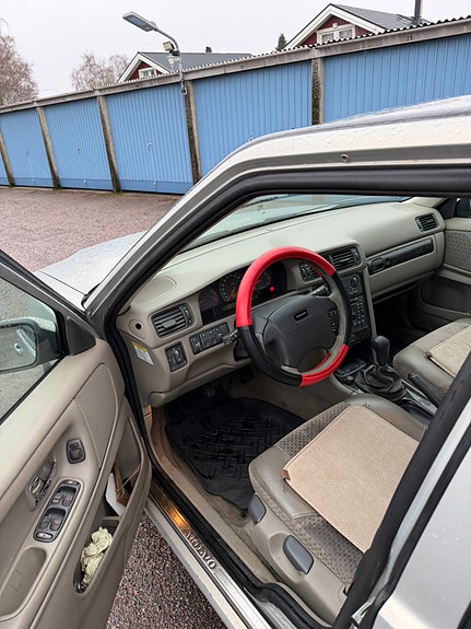 Volvo S70 12 of 16
