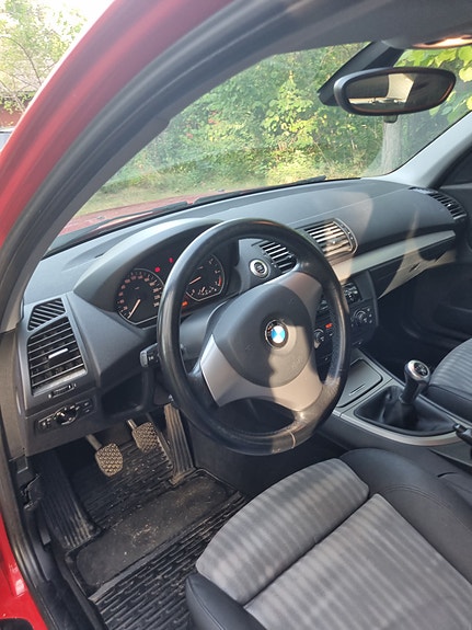 BMW 116i 4 of 5