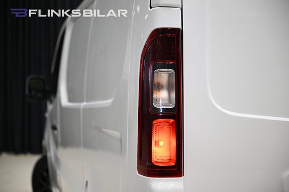 Opel Vivaro 10 of 28
