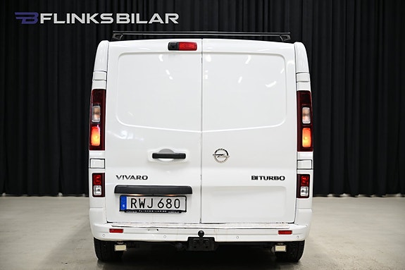 Opel Vivaro 5 of 28