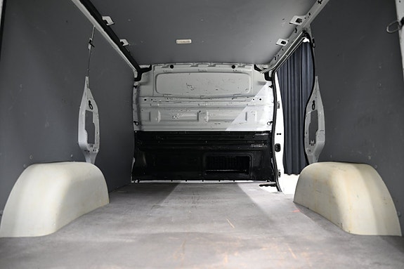 Opel Vivaro 7 of 28