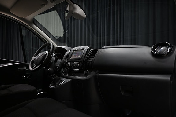 Opel Vivaro 24 of 28