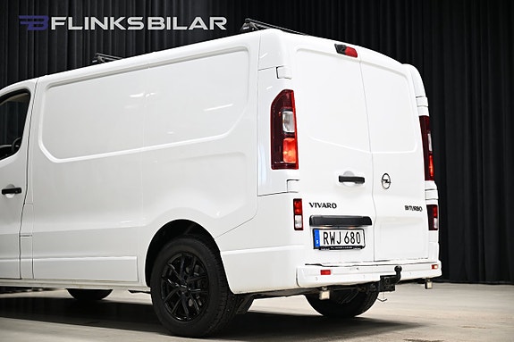 Opel Vivaro 11 of 28