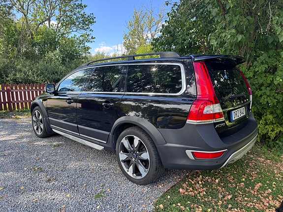 Volvo XC70 3 of 9