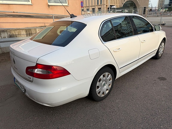 Skoda Superb 3 of 11