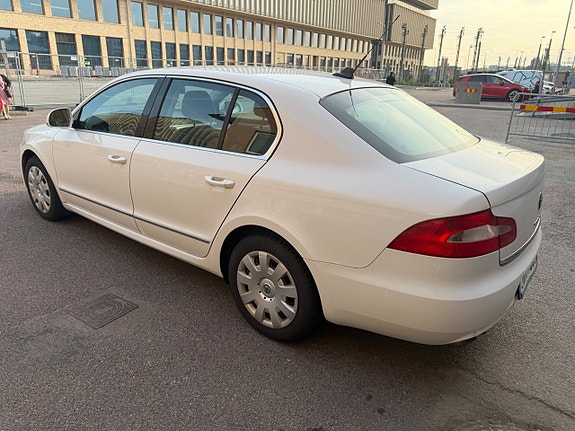 Skoda Superb 4 of 11