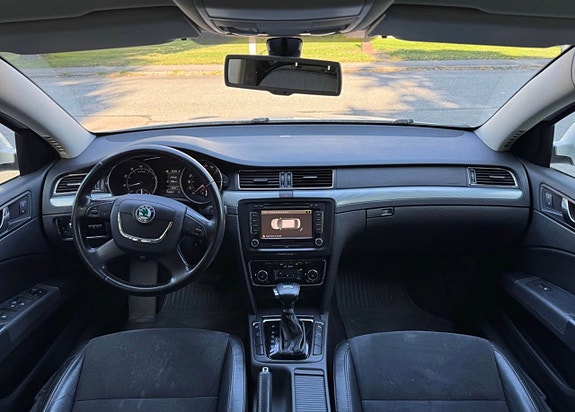 Skoda Superb 9 of 11