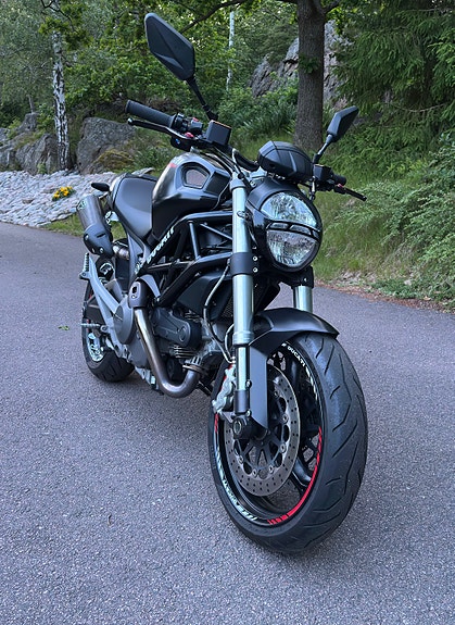 Ducati Monster 696 ABS Dark A2 2 of 3
