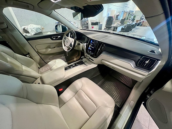 Volvo XC60 5 of 8