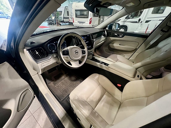 Volvo XC60 4 of 8