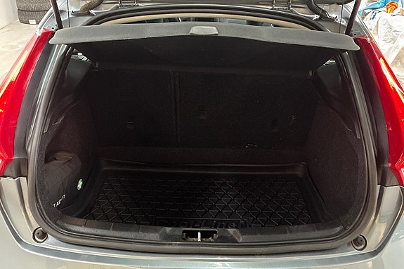 Volvo V40 10 of 25