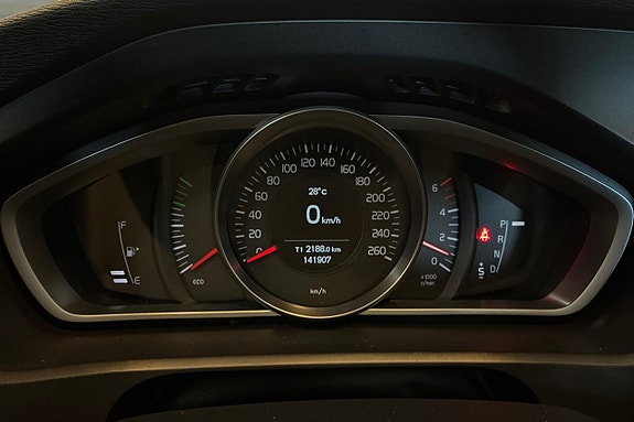 Volvo V40 17 of 25