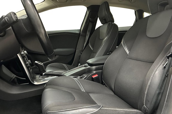 Volvo V40 13 of 25