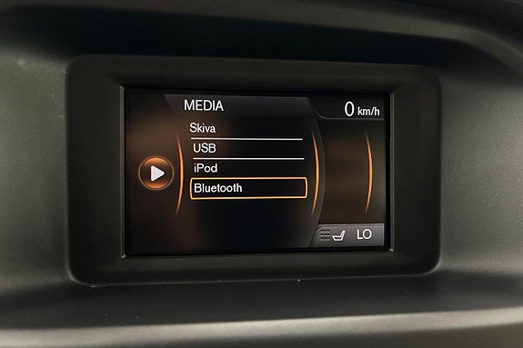 Volvo V40 20 of 25