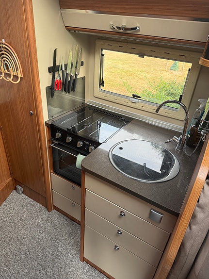 Adria Adria Mobil Coral 670 3 of 10