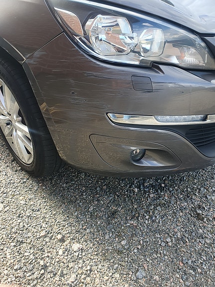 Peugeot 308 SW 4 of 5