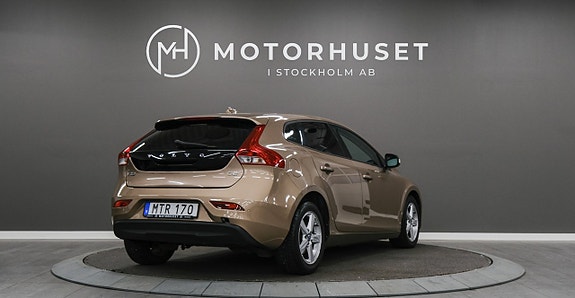 Volvo V40 6 of 18