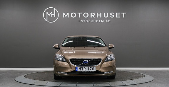 Volvo V40 2 of 18
