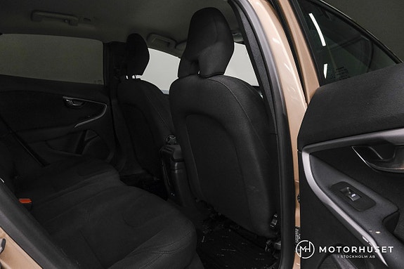 Volvo V40 11 of 18