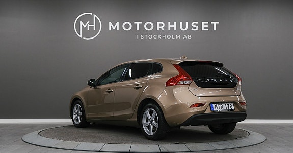 Volvo V40 4 of 18