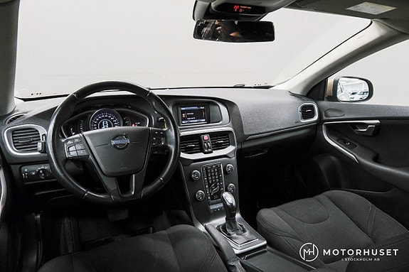 Volvo V40 8 of 18