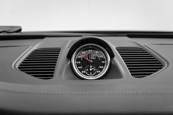 Porsche 911 16 of 30
