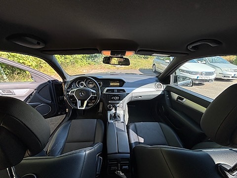 Mercedes-Benz C220 5 of 9