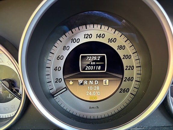 Mercedes-Benz C220 8 of 9