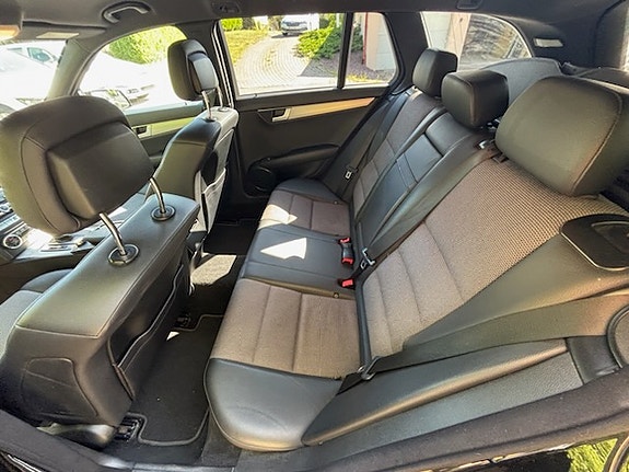 Mercedes-Benz C220 6 of 9
