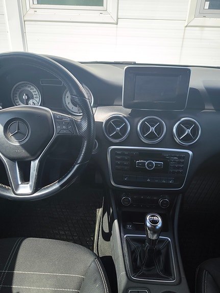 Mercedes-Benz A180 7 of 10