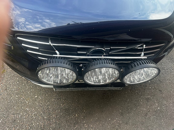 Volvo XC60 2 of 6