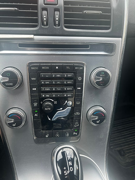 Volvo XC60 4 of 6