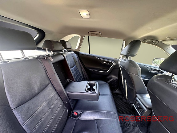 Toyota RAV4 10 of 13
