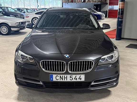 BMW 520 2 of 10