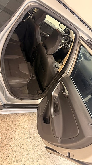 Volvo XC60 10 of 12