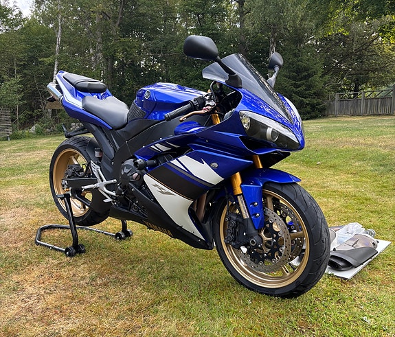 Yamaha YZF R1 3 of 6