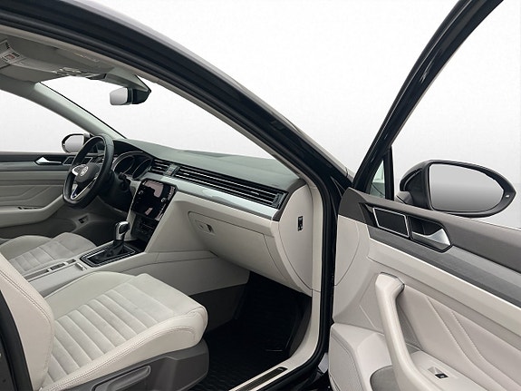 Volkswagen Passat 12 of 26