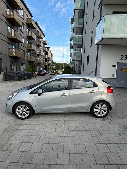 Kia Rio 4 of 6