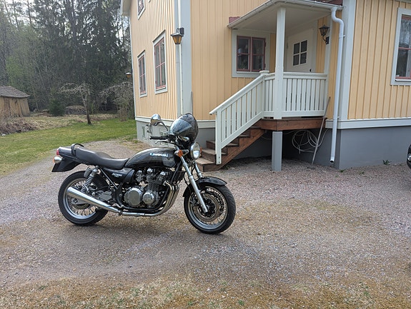 Kawasaki ZR 750 D 3 of 4