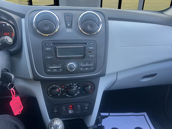 Dacia Sandero 10 of 20