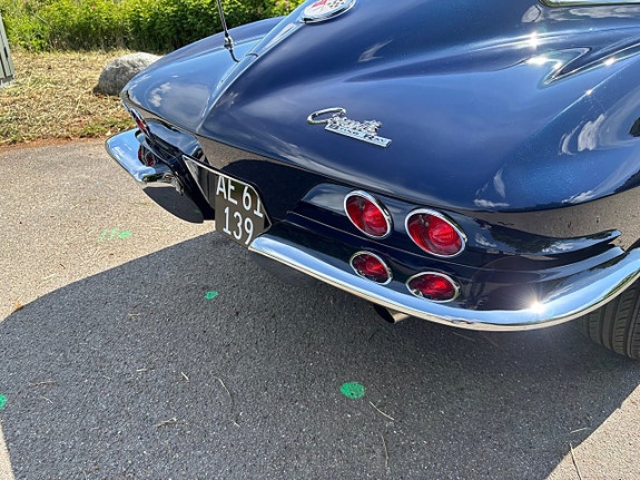 Chevrolet Corvette 10 of 15