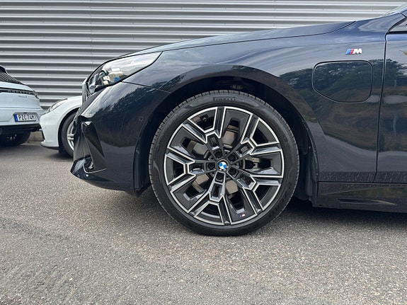BMW 530e 9 of 30